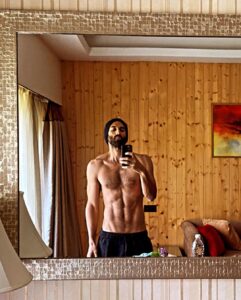 Aditya Roy Kapur Instagram - Nothing like a good dump.