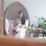 Ahana Kumar Instagram - Beautiful Spaces .. 🌸 Cushion Covers , Throws , Table Mats , Runners and all such beauty by @buttonsandlace.co ✨ Shot by @nimishravi ( missed being in frames that looked like his frames for a while now. so I really like these pictures. ) 💫 Furniture @merakifurnitureindia 🪷