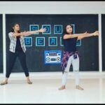 Alekhya Harika Instagram - "Teri aakhya ka yo kajal" @melvinlouis we just love uh r dance and felt this one is little easy to perform 😋 couldnt match exactly but yeah we tried ✌ Since many asked free time lo em chestav ani so yeah dance chestaaa 🤣😎@sravyaa_reddy_ @soulbeatz_dancecompany thanks guys nanu barinchinanduku 😝