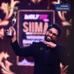 Allu Arjun Instagram - Thank you #SIIMA2022 ! Soo Blessed by the people to the best actor once again . It’s soo rare that getting it once itself is a dream & when it happens twice I truly feel very fortunate . Thank you for all the love . Gratitude 🙏🏽