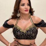 Antara Biswas Instagram - 💣💣💣…. Styled By: @anusoru Mua: @sachinmakeupartist1 Hairstyling: @shab_qureshi786 📸: @deepakpathak663