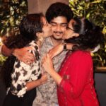 Anupama Parameswaran Instagram - Soa macchhh lev theeez dayizzz 😝🤣. @akshayeparameswaran @sunithaparameswaran75 PC @nihal_kodhaty