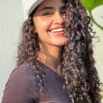Anupama Parameswaran Instagram - Sunday dump 🌻 #naturallight #nomakeup #texturedskin