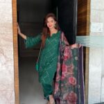 Anushka Sen Instagram – Green vibes today 🙏🌷