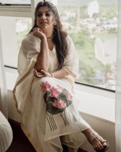 Aparna Balamurali Instagram - For the promotions of Sundari Gardens ❤️

#1

Special shoutout to this team for all the last min magic❤️

📸 : @pournami_mukesh_photpgraphy
Styling : @keepitstylish_by_ammu
@styledbyammu
Outfit : @labelmdesigners
Make up : @aikahairandmakeup @aishwaryakarayilofficial 
Jewellery : @antegra_diaries
