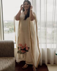 Aparna Balamurali Instagram - For the promotions of Sundari Gardens ❤️

#1

Special shoutout to this team for all the last min magic❤️

📸 : @pournami_mukesh_photpgraphy
Styling : @keepitstylish_by_ammu
@styledbyammu
Outfit : @labelmdesigners
Make up : @aikahairandmakeup @aishwaryakarayilofficial 
Jewellery : @antegra_diaries