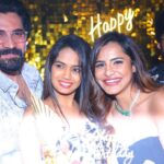 Ashu Reddy Instagram - #AAA ... My heart is so full ♥️ Best Birthday I've ever had..!! 🥳🧿 #ashureddy #birthday2022 #besttimesofmylife #reunion