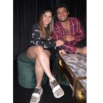 Ashu Reddy Instagram - Smiles says it all.. 🤗♥️ #ashureddy @sipligunjrahul #rahulsipligunj #friendsforever 😜 #reunion