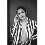 Ashu Reddy Instagram - Let's go France in my trance 🦀 watch the link in bio! 🤗 #ashureddy #confidenceissexy #haters🖕 @naveen_photography_official 🎥💛