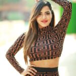 Ashu Reddy Instagram - Have you ever liked a chocolate brownie? ☀️👹💕 #ashureddy #photooftheday #photoeveryday @naveen_photography_official 🎥