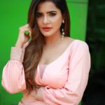 Ashu Reddy Instagram - I might need a cold drink 🥤♥️ what about you? #ashureddy #photooftheday #photoeveryday @naveen_photography_official 🎥 @argalacouture9 👗🎊