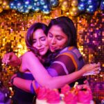 Ashu Reddy Instagram - My birthday celebrations video is now live on my YouTube channel. Watch it and enjoy ☺️♥️ LINK IN MY BIO 🍀🥳 #ashureddy #birthdaycelebrations #2022 #gratitude