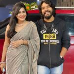 Ashu Reddy Instagram - • Swipe left• Never loved sarees and people so much until I met them!!❤️🌹❤️ @she_shore_designers #mygang #biggboss3telugu #ashureddy