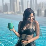 Ashu Reddy Instagram – Simply cool at the pool baby..!! ♥️ #ashureddy #poolday #dubai @auraskypool.dubai 🧸♥️ #travelholic Aura Skypool Dubai