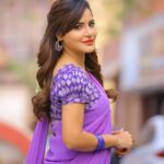 Ashu Reddy Instagram - Varudu kaavalenu..!! Siggu ostundi enduko🙈♥️ #ashureddy #simpleandcute #filmyfeels 😂 #halfsareestyle 💥🎉 #commentifyoulike