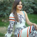 Ashu Reddy Instagram - If happiness is YOU, then I want YOU..!! 🌸❤️🙈 #ashureddy #feelinggrateful #photooftheday @naveen_photography_official @hairstylistravi #2022