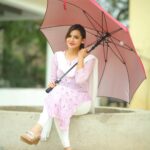 Ashu Reddy Instagram - Pink chudidaar 😻♥️👠 #ashureddy #chudidar #longtime @naveen_photography_official 🍋💯