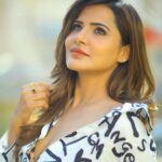 Ashu Reddy Instagram - Little messy, little bold and more confident!!🙈♥️⭐️ #ashureddy #confidencematters #boldwillhold @naveen_photography_official 💫💀
