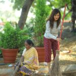Ashu Reddy Instagram - Don't forget to keep your surroundings clean. Don't ask me about last two pictures 🤧😝🤐👻 #ashureddy #funtimes @naveen_photography_official