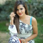 Ashu Reddy Instagram - If happiness is YOU, then I want YOU..!! 🌸❤️🙈 #ashureddy #feelinggrateful #photooftheday @naveen_photography_official @hairstylistravi #2022
