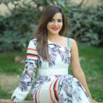 Ashu Reddy Instagram - If happiness is YOU, then I want YOU..!! 🌸❤️🙈 #ashureddy #feelinggrateful #photooftheday @naveen_photography_official @hairstylistravi #2022