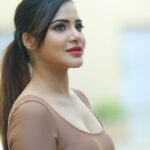 Ashu Reddy Instagram - Let me rest in your eyes for a lifetime!🔥♥️🧨 #ashureddy #photooftheday #photoeveryday #weekendvibes 👹 @naveen_photography_official