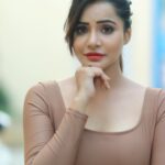 Ashu Reddy Instagram - Let me rest in your eyes for a lifetime!🔥♥️🧨 #ashureddy #photooftheday #photoeveryday #weekendvibes 👹 @naveen_photography_official