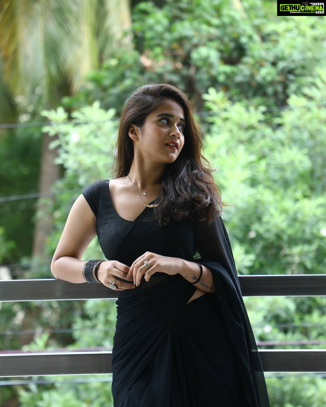 Deepiti Sunaina Sex Videos - Actress Deepthi Sunaina HD Photos and Wallpapers June 2020 - Gethu Cinema