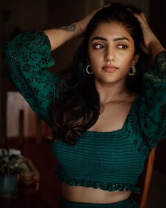 Eesha Rebba Instagram - In my moment💚
.
.
.
.

Clicked by @kilaruness 🤗
 Styled by @sravyalavidi 🤗
Outfit @renge_india 
Accessories @kushalsfashionjewellery 

#eesharebba