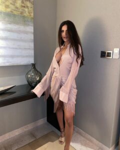 Esha Gupta Instagram - 🫶🏽