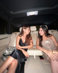Jannat Zubair Rahmani Instagram - besties who slay together, stay together 🦦👯‍♀️🥰