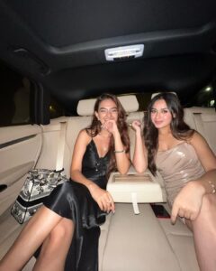 Jannat Zubair Rahmani Instagram - besties who slay together, stay together 🦦👯‍♀️🥰