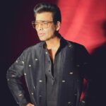 Karan Johar Instagram - Mubarak ho! @arpita__mehta @kunalrawalofficial Jugjuggjeeyo! Meanwhile Mera pose Dekho! In @manishmalhotra05 styled by @ekalakhani 📷 @sheldon.santos