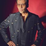 Karan Johar Instagram - Mubarak ho! @arpita__mehta @kunalrawalofficial Jugjuggjeeyo! Meanwhile Mera pose Dekho! In @manishmalhotra05 styled by @ekalakhani 📷 @sheldon.santos