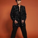 Karan Johar Instagram - Have a jhalak?? Styled by @ekalakhani 📷 @thehouseofpixels
