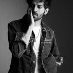 Kartik Aaryan Instagram - Because i choose to not be Grey #BlacknWhite 🃏🖤
