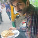 Kartik Aaryan Instagram - Chintu Tyagi on a diet!! Enjoying Lucknow ka laajawaab khana😋 #PatiPatniAurWoh