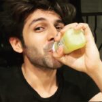 Kartik Aaryan Instagram - M for Mangoshake 🍼 M for Maturity 🥭 👶🏻