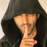 Kartik Aaryan Instagram – Shhhhhh 🤫❤️ Mumbai, Maharashtra