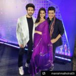 Kartik Aaryan Instagram – From walking on the ramp to chatting on stage,
its always fun with @manishmalhotra05 ❤️❤️
And @kritisanon killing it in MM’s Saree 💃🏻 #Repost @manishmalhotra05
・・・
With the fabulous two @kritisanon @kartikaaryan .. #thankyou for being our special guest at the @designone_official #EO #ypo  #yng