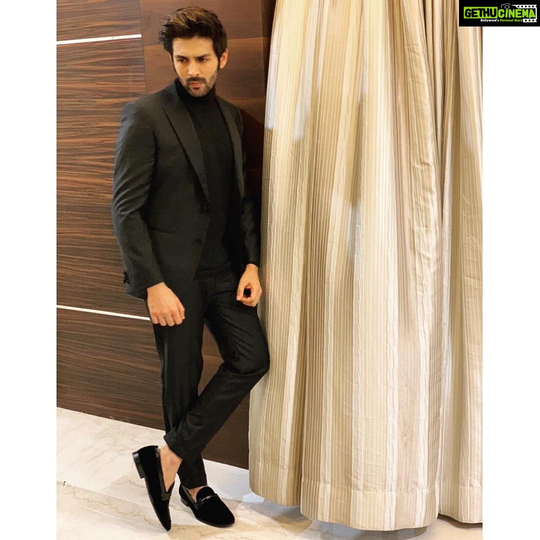 Kartik Aaryan Instagram - It's time to honour the most beautiful and ...