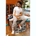 Kartik Aaryan Instagram – Just Chillin’ …in my new kicks from Crocs 🧡 
#LiteRide #CrocsIndia