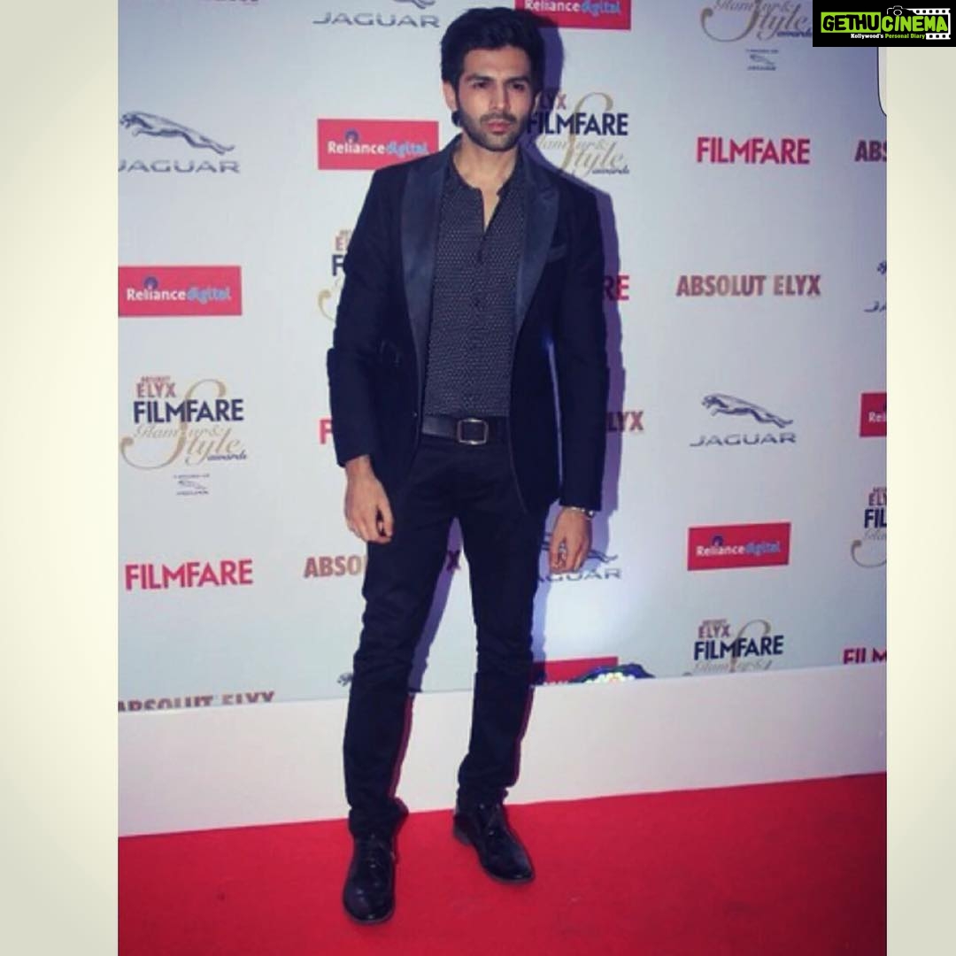 Kartik Aaryan Instagram - Last Night @filmfare_india_official # ...