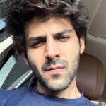 Kartik Aaryan Instagram - Kitna sexy dikh raha hoon ??