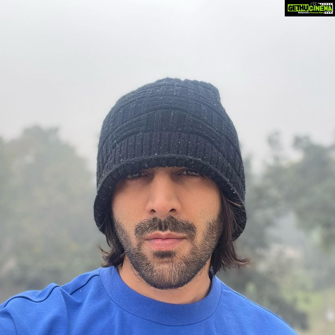 Kartik Aaryan Instagram - सर्दियों में आलू के पराठे हरी चटनी के साथ ...