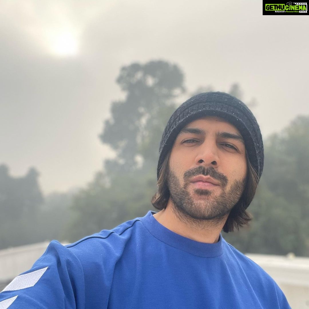 Kartik Aaryan Instagram - सर्दियों में आलू के पराठे हरी चटनी के साथ ...