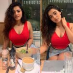 Ketika Sharma Instagram – Evenings like these with the best food ,coffee and company 😍 (Favourite company – my siso darla ) is everything 💕 📷- @chasinggmagic 
#evening #snacking #healthyfood #coffee #is #life #best #company #sister #grateful #red #casual #trips #happy #mid #week #loveandlight #positive #calm #peaceful #satisfying #plans