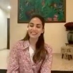 Mira Rajput Instagram – I am so overwhelmed that we had 3300+ participants from over 10 countries. Our youngest participant was 12 years old & oldest participant was 86 in our first Live Yoga Workshop. 

Listen to some real people giving real feedback. 

Starting my second 5 DAY LIVE YOGA workshop for Women’s Health on August 30th with @sarvesh_shashi & @sarvayogastudios. 

Have you registered? Click on link in my bio & I’ll see you on the mat.