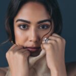 Mira Rajput Instagram - The second face, you show to your friends and family.