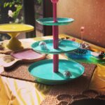Mira Rajput Instagram - Impromptu Summer Dance Party for Missy! She insisted on a birthday for herself (thanks Topsy and Tim) but we managed to convince her to have a dance party instead. Old school staples like fries and jelly with the new favourite — mac n cheese and ofcourse donuts were on the menu! (She sat with me and scribbled the menu herself) If only we could all be kids and enjoy the yummy goodies guilt free. It’s important to let them eat what they like once in a while. And to make it easy, potluck snacks for adults! I’m sure all mums are busy keeping their kids busy this summer! Sometimes it’s the easy things that work best. A playlist, a dock and a lot of bubble guns! And some good company of course 🤩